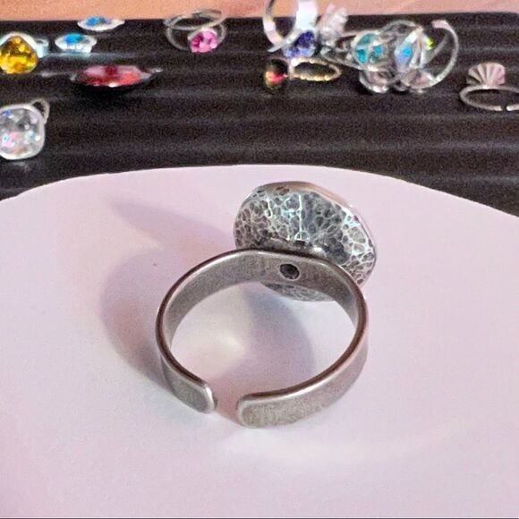 Handcrafted sparkly ring made with Swarovski crystal adjustable fit - Picture 4 of 6